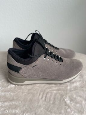 Geox Women’s Gray and Black Suede Sneakers